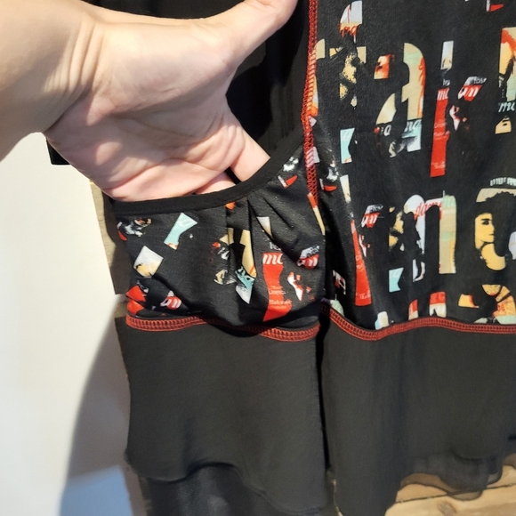 🇨🇦 Canadian Brand Vin Rouge Black and Red Graphic Tunic Top - Picture 3 of 5